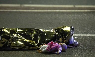 Terrorismo, strage a Nizza: 84 morti e centinaia di feriti