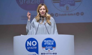 Referendum, Meloni: se vince il 'No' Renzi a casa o scendiamo in piazza