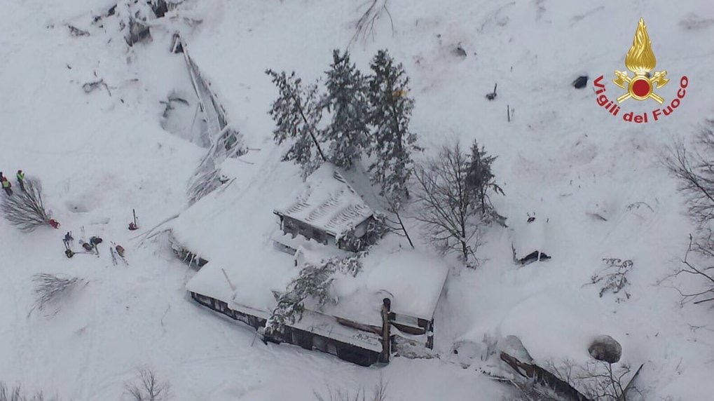 Terremoto, hotel Rigopiano: la notte drammatica dei soccorsi tra neve e buio