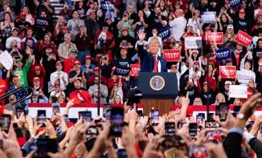 Trump è sotto impeachment, ma la sua popolarità sale