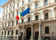 Difesa: a rischio licenziamento collaboratori delle rappresentanze italiane all'estero