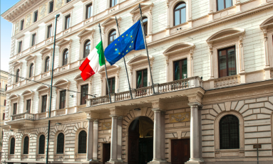 Difesa: a rischio licenziamento collaboratori delle rappresentanze italiane all'estero